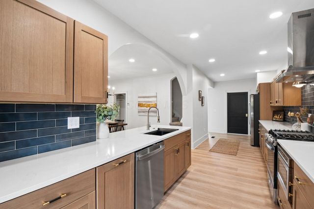 486 E Whittier Street, Columbus, OH 43206
