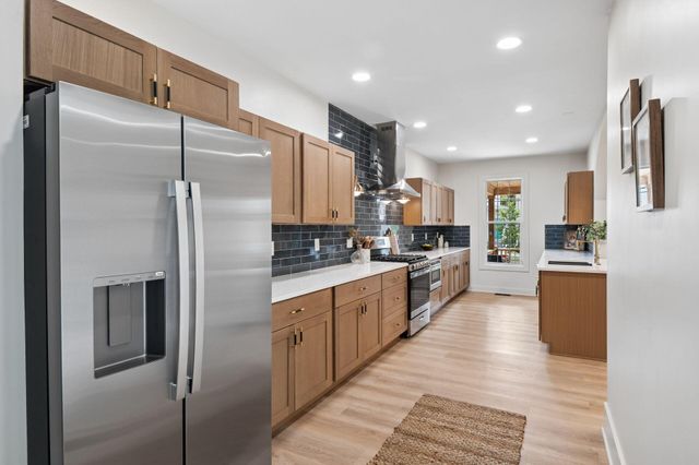486 E Whittier Street, Columbus, OH 43206