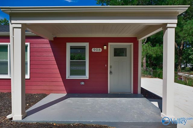 908 Fairway Drive NW, Huntsville, AL 35816