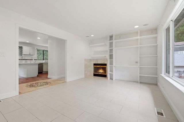 21564 Mary Alice Way, Los Gatos, CA 95033