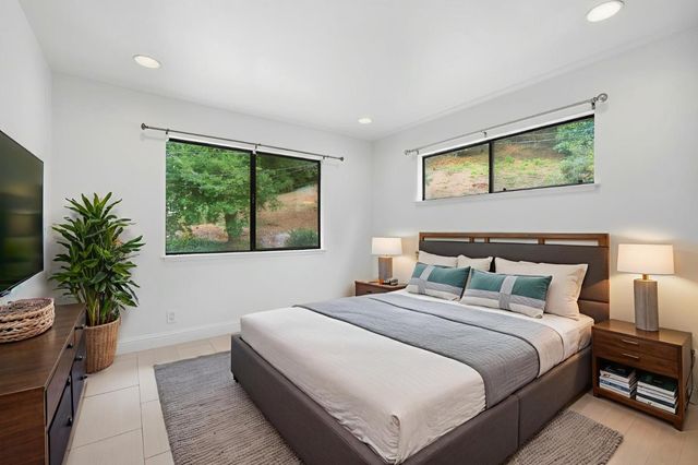 21564 Mary Alice Way, Los Gatos, CA 95033