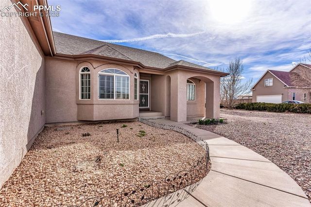 1408 E Kiva Drive, Pueblo West, CO 81007