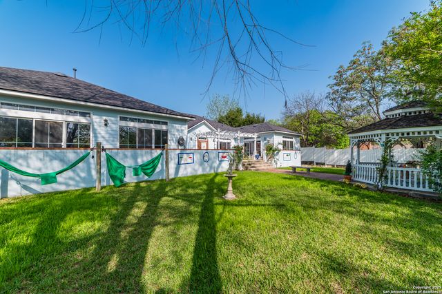 7226 N Vandiver Rd, San Antonio, TX 78209