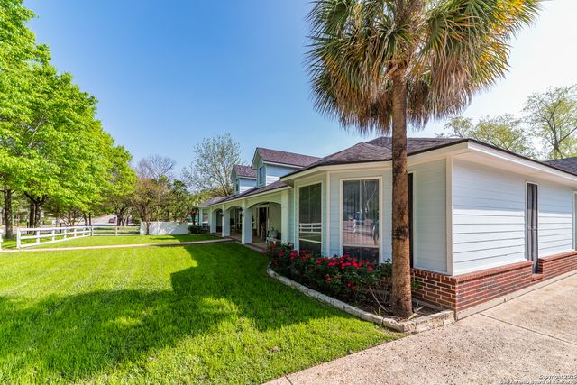 7226 N Vandiver Rd, San Antonio, TX 78209