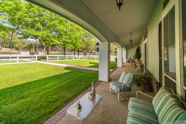 7226 N Vandiver Rd, San Antonio, TX 78209