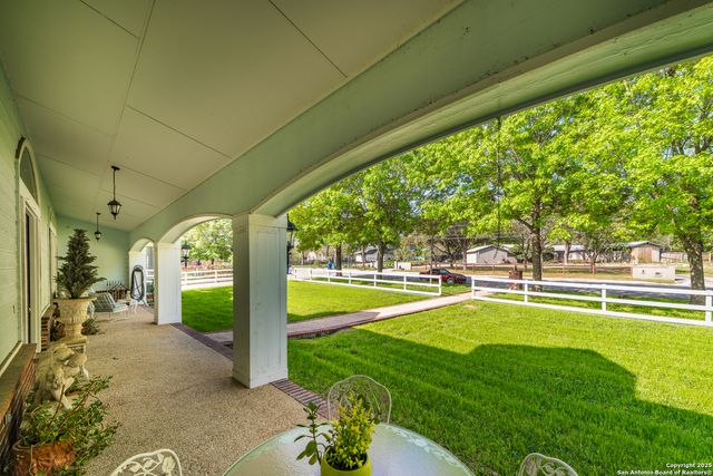 7226 N Vandiver Rd, San Antonio, TX 78209