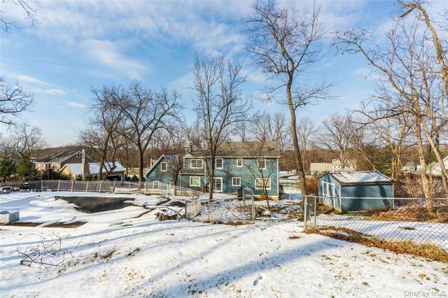 6 Coach Lantern Drive, Hopewell Junction, NY 12533