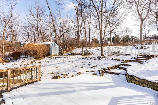 6 Coach Lantern Drive, Hopewell Junction, NY 12533