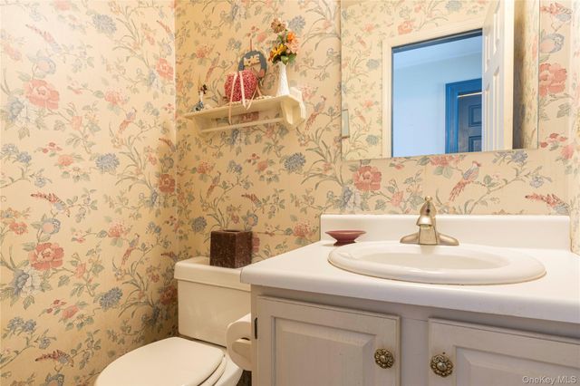 6 Coach Lantern Drive, Hopewell Junction, NY 12533