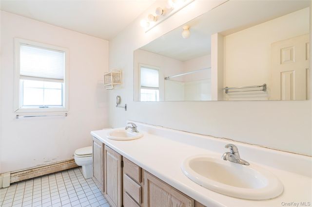 6 Coach Lantern Drive, Hopewell Junction, NY 12533