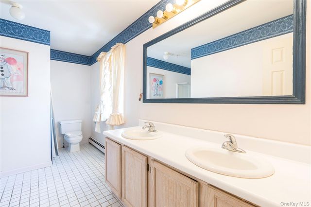 6 Coach Lantern Drive, Hopewell Junction, NY 12533