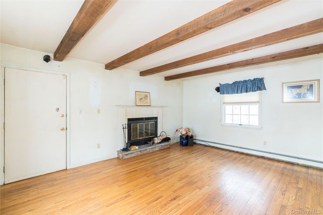 6 Coach Lantern Drive, Hopewell Junction, NY 12533