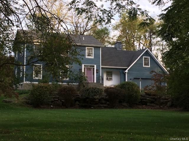 6 Coach Lantern Drive, Hopewell Junction, NY 12533