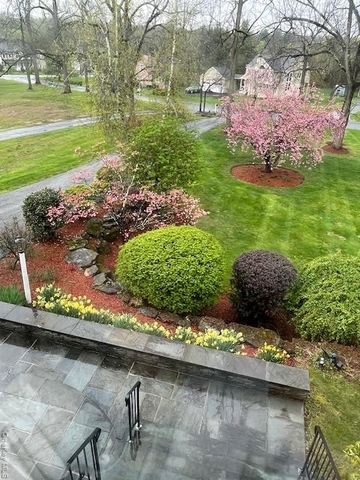 6 Coach Lantern Drive, Hopewell Junction, NY 12533