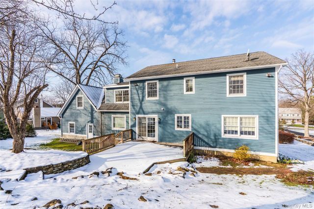 6 Coach Lantern Drive, Hopewell Junction, NY 12533