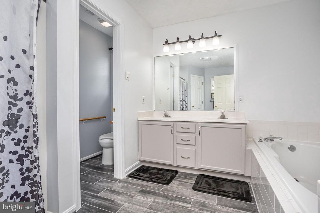 31 WESTMINSTER DR, Front Royal, VA 22630