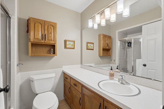 512 S 850 E, Centerville, UT 84014