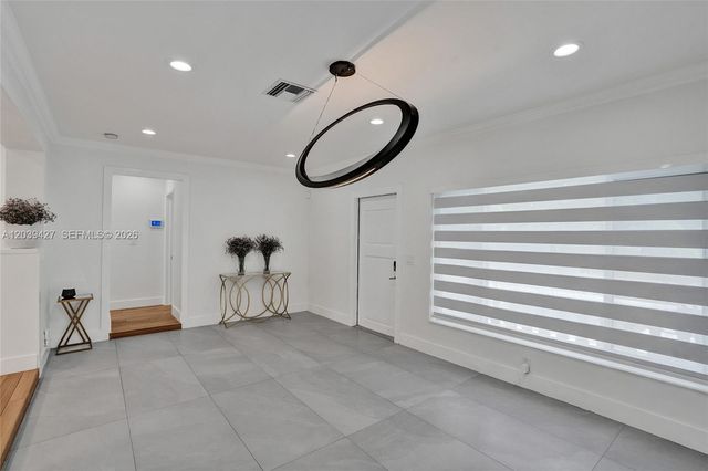 213 NE 43rd Street 213, Miami, FL 33137