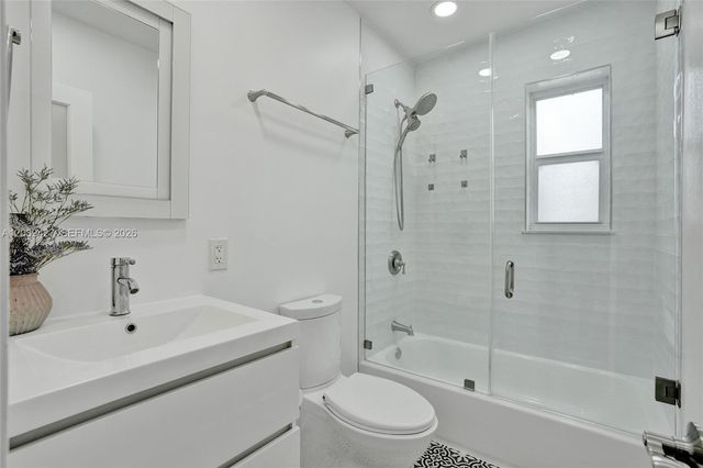 213 NE 43rd Street 213, Miami, FL 33137
