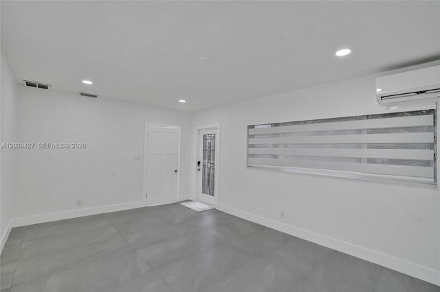 213 NE 43rd Street 213, Miami, FL 33137
