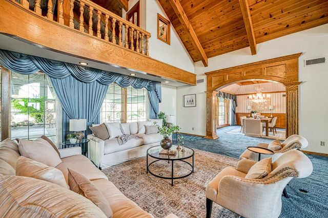 424 N De Wolf Avenue, Fresno, CA 93737