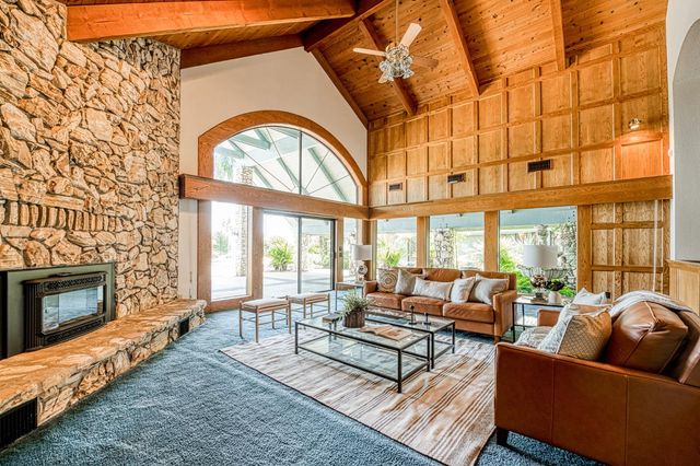 424 N De Wolf Avenue, Fresno, CA 93737