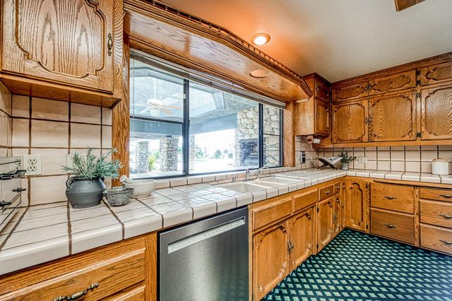 424 N De Wolf Avenue, Fresno, CA 93737