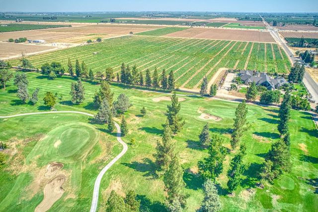 424 N De Wolf Avenue, Fresno, CA 93737