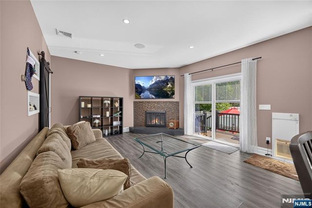 4-31 Plaza Road, Fair Lawn, NJ 07410