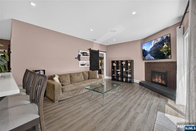 4-31 Plaza Road, Fair Lawn, NJ 07410