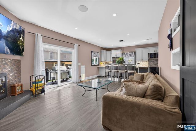 4-31 Plaza Road, Fair Lawn, NJ 07410