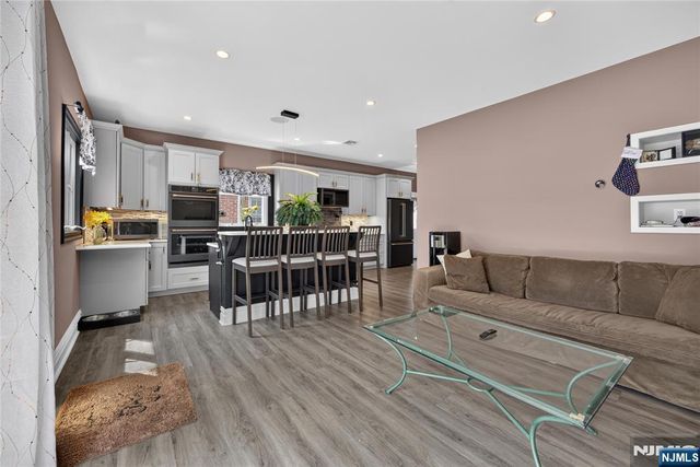 4-31 Plaza Road, Fair Lawn, NJ 07410