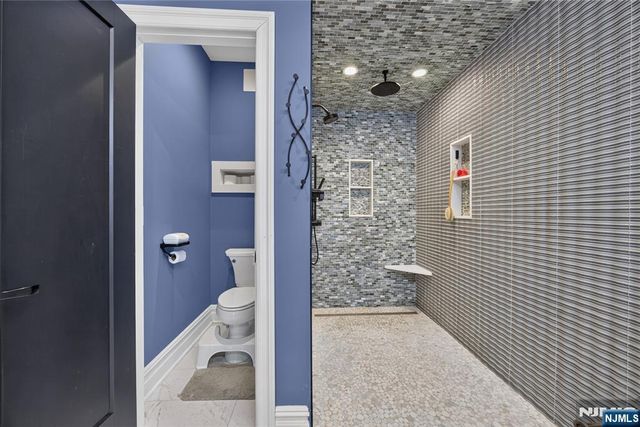 4-31 Plaza Road, Fair Lawn, NJ 07410