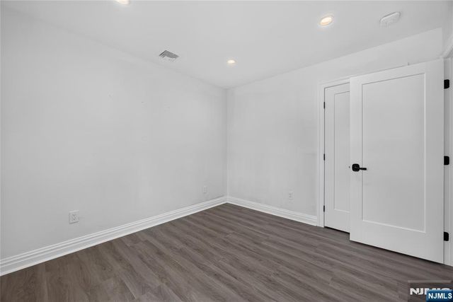 4-31 Plaza Road, Fair Lawn, NJ 07410