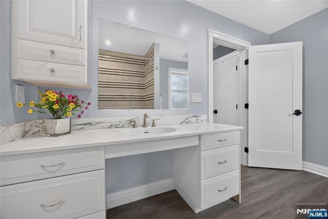 4-31 Plaza Road, Fair Lawn, NJ 07410