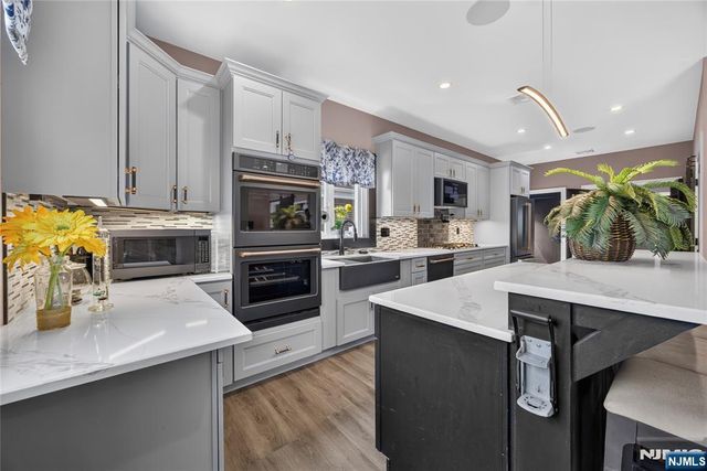 4-31 Plaza Road, Fair Lawn, NJ 07410