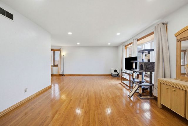 8612 Carriage Lane, Tinley Park, IL 60487