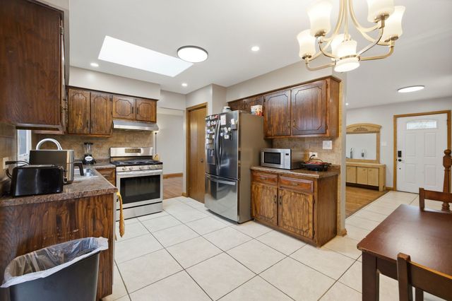 8612 Carriage Lane, Tinley Park, IL 60487