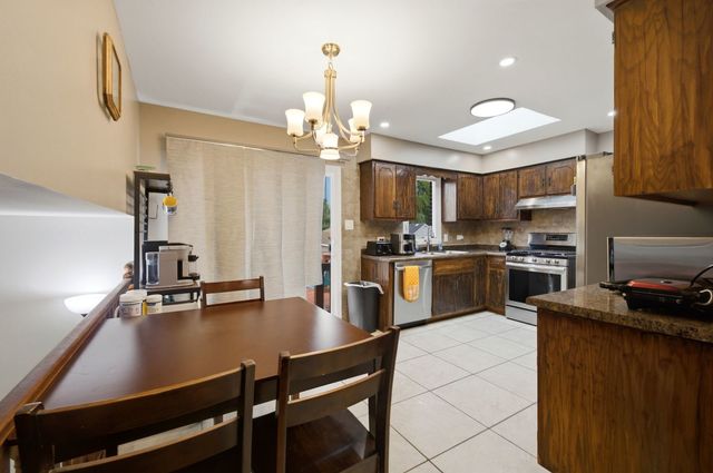 8612 Carriage Lane, Tinley Park, IL 60487
