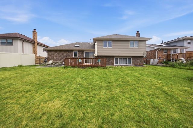 8612 Carriage Lane, Tinley Park, IL 60487