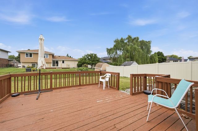 8612 Carriage Lane, Tinley Park, IL 60487