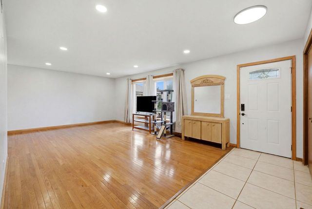 8612 Carriage Lane, Tinley Park, IL 60487