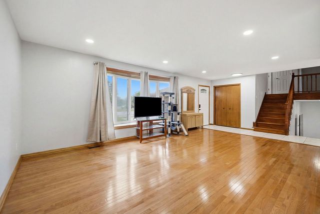 8612 Carriage Lane, Tinley Park, IL 60487