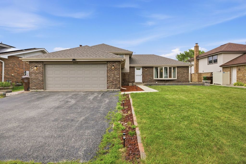 8612 Carriage Lane, Tinley Park, IL 60487