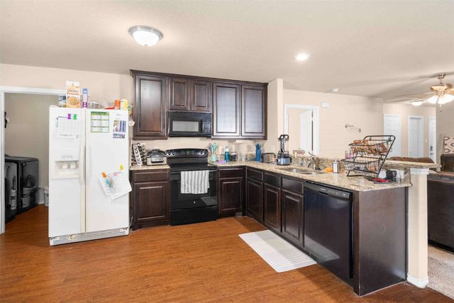1609 Village Park Trail, Burleson, TX 76028