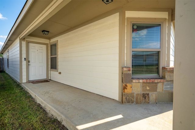 1609 Village Park Trail, Burleson, TX 76028