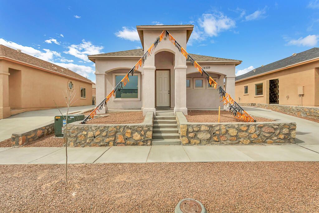 14329 Tobe Davis Drive, Horizon City, TX 79928