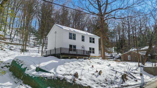 525 Millbrook Drive, Esopus, NY 12429