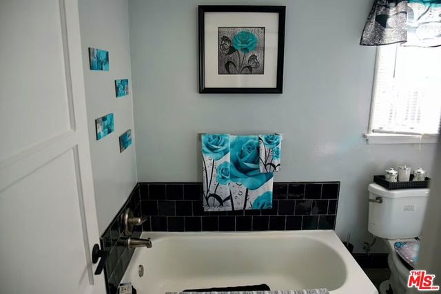 7303 5th Avenue, Los Angeles, CA 90043