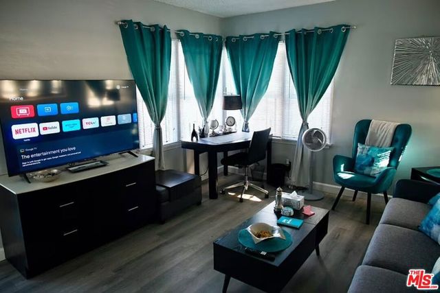 7303 5th Avenue, Los Angeles, CA 90043